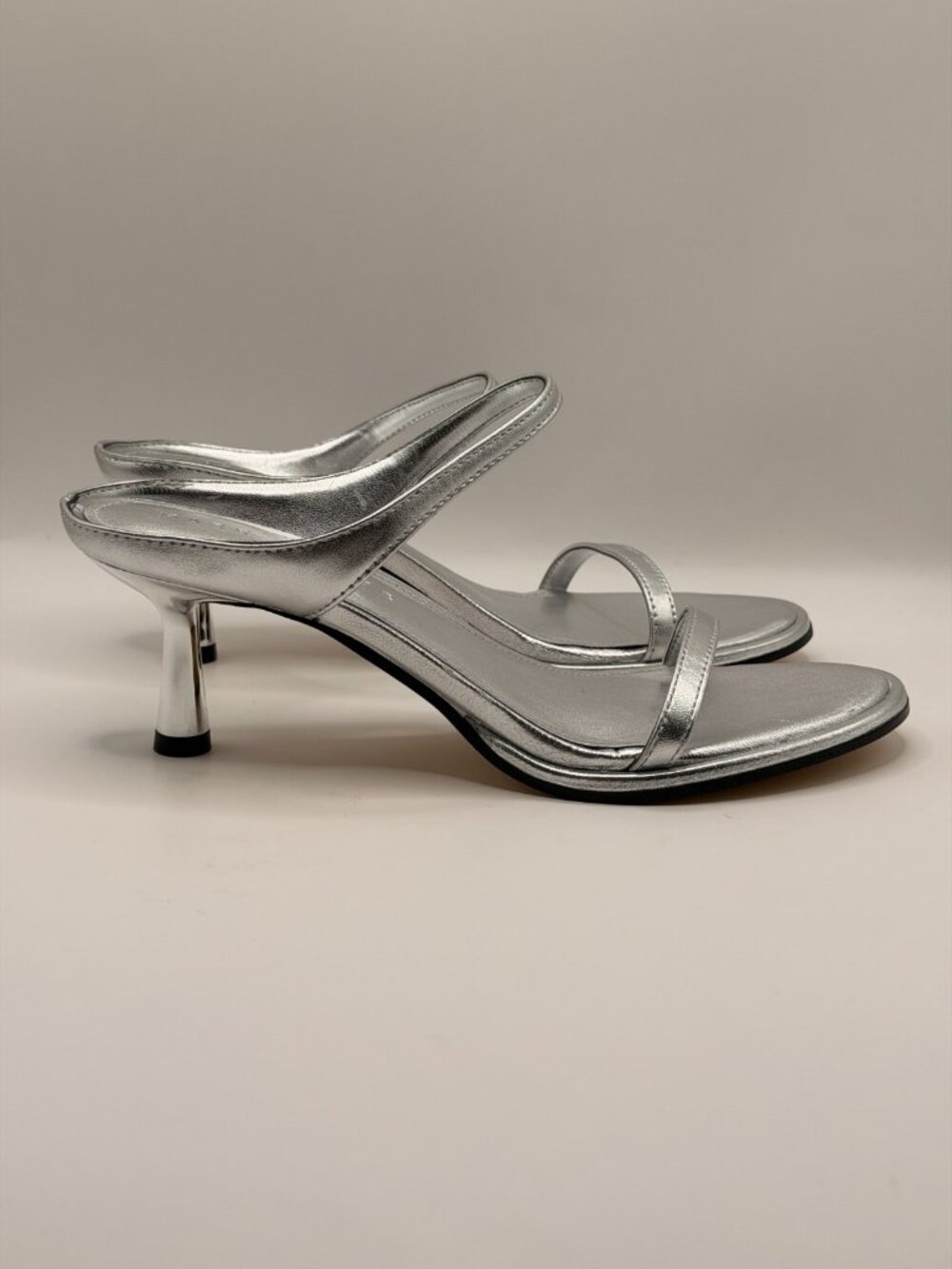Marc Fisher LTD. Women's Alonde Silver Leather Strap Heel Slide Sandals Sz 7 M - Picture 6 of 9